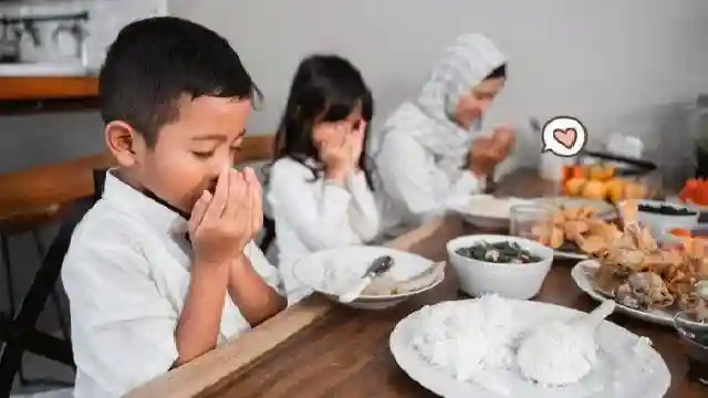 Doa Sebelum Makan Arab Latin Artinya, Bacaan Doa Sebelum Makan Tulisan Arab Latin Terjemah, Teks Bacaan Doa Sebelum Makan
