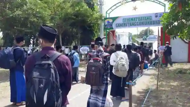 Posjos.com - Pondok Pesantren Lirboyo. Misteri Pondok Pesantren Lirboyo. Misteri Pesantren Lirboyo. Jejak Misteri Pondok Pesantren Lirboyo