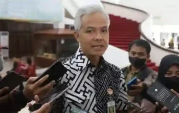 posjos.com — Ganjar KPK. Ganjar Dilaporkan ke KPK Bersama Eks Direktur Bank Jateng. Kasus Suap Ganjar 100 Milyar